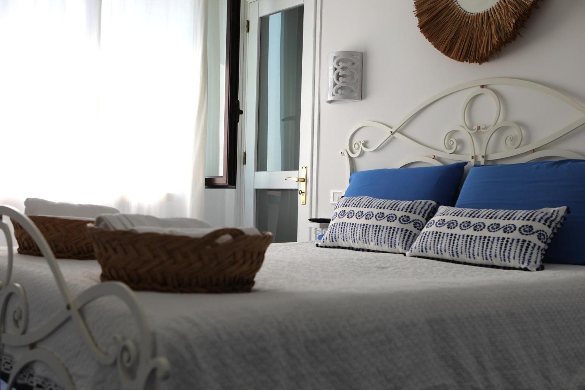 Kale Bed & Breakfast โจวีนัซโซ ภายนอก รูปภาพ